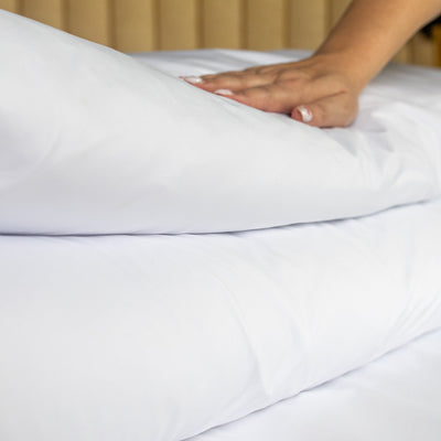 Housse anti punaises de lit pour couette sans traitement chimique, confectionnée avec un tissu français et garantie 10 ans.