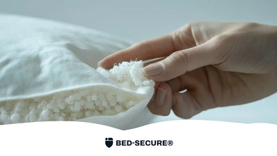 Personne cherchant le nid des punaises de lit